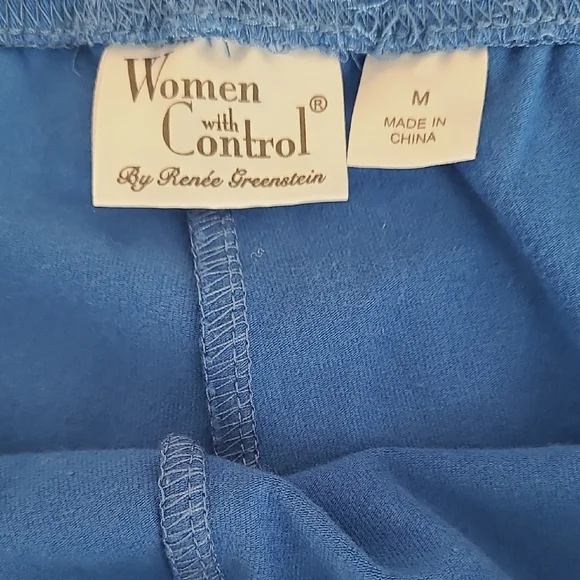 Women with Control Full Leg Crop Pants (M) - Picture 2 of 3